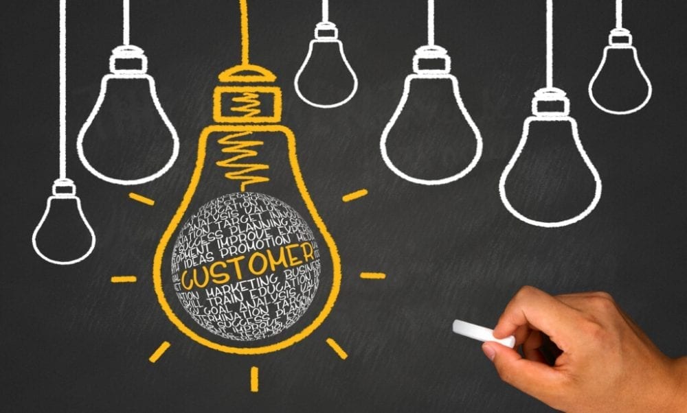 Mengutamakan kepuasan pelanggan saat meningkatkan customer experience.