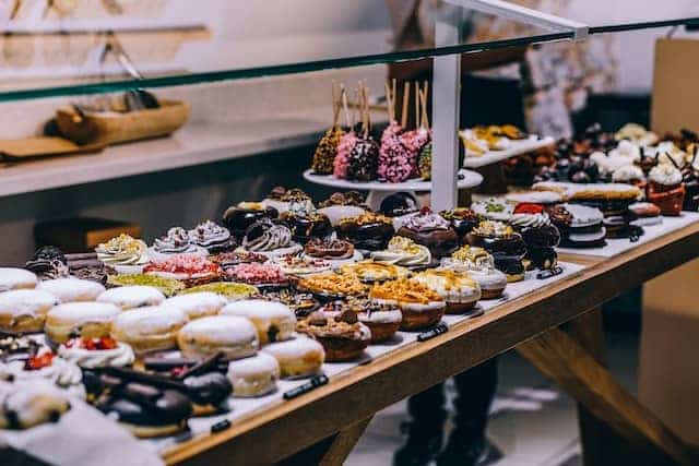strategi mengembangkan bisnis kue agar berhasil