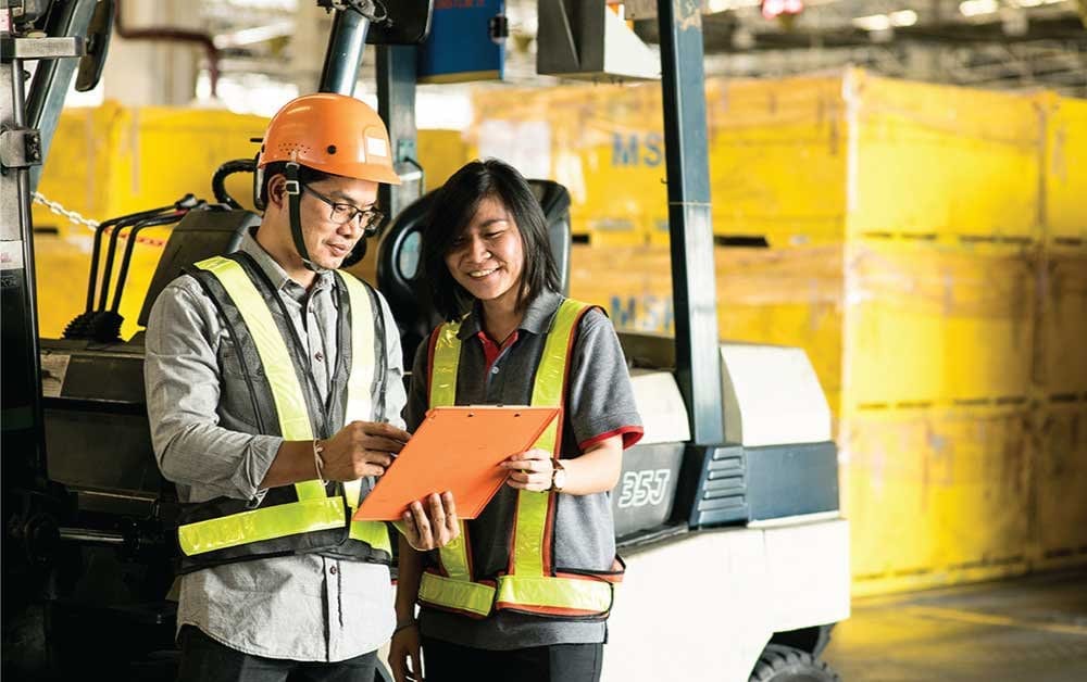 Jurnal_Blog_7-Tantangan-Industri-Manufaktur-&-Cara-Mengatasinya.jpg-2
