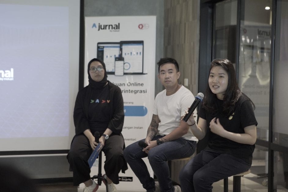 Jurnal Entrepreneur: “Strategi Menyusun Laporan Keuangan untuk Memikat Hati Investor” di Go-Work Menara Rajawali, 20 Februari 2020.