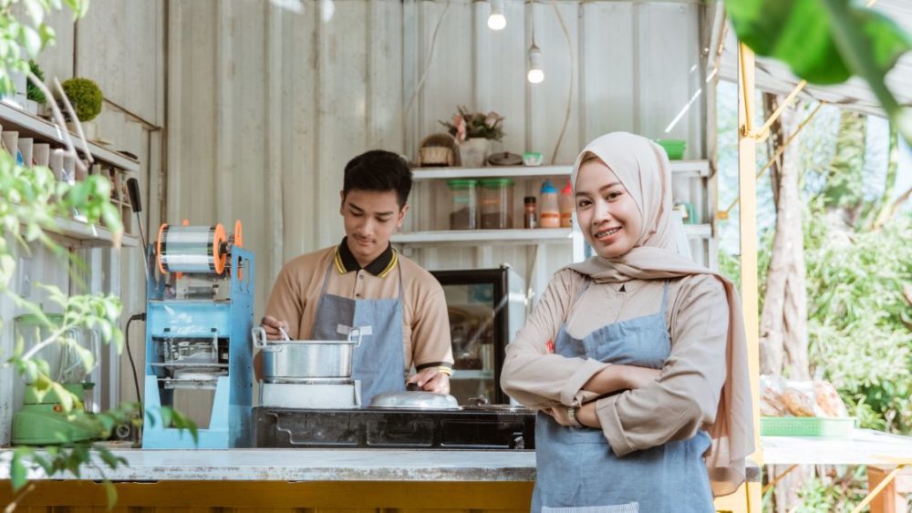 manajemen dengan aplikasi pembukuan cafe