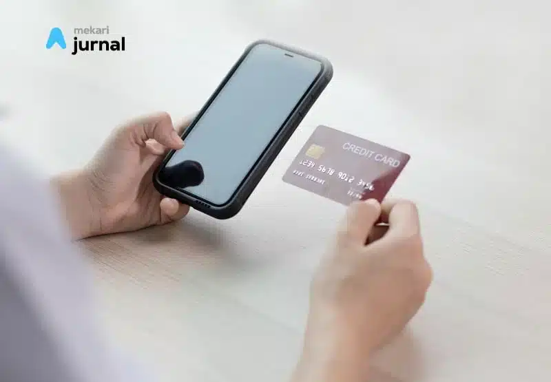 Perbandingan termin dengan kredit dan uang muka