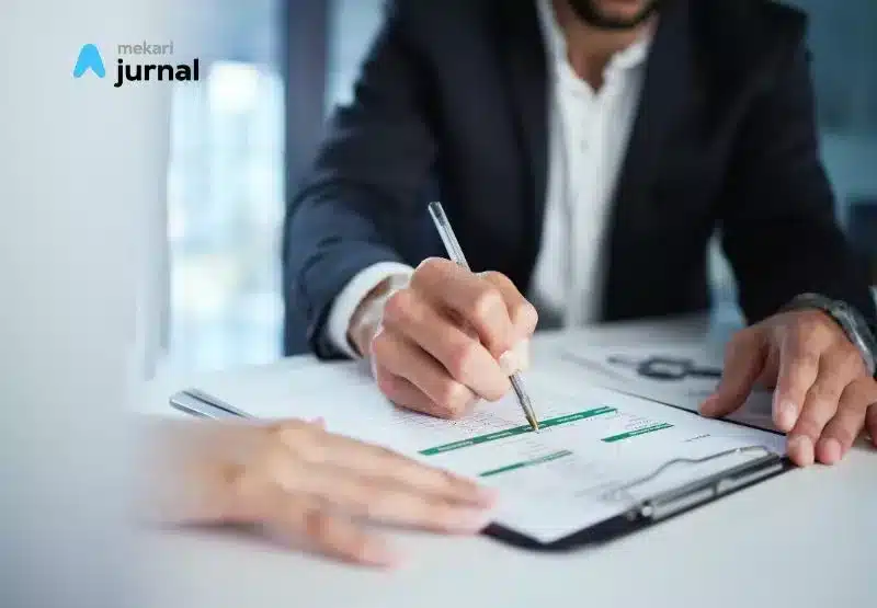 Asset turnover ratio atau rasio perputaran aset merupakan suatu pengukuran untuk melihat bagaimana perusahaan dapat menghasilkan suatu pendapatan relatif melalui aset-asetnya.